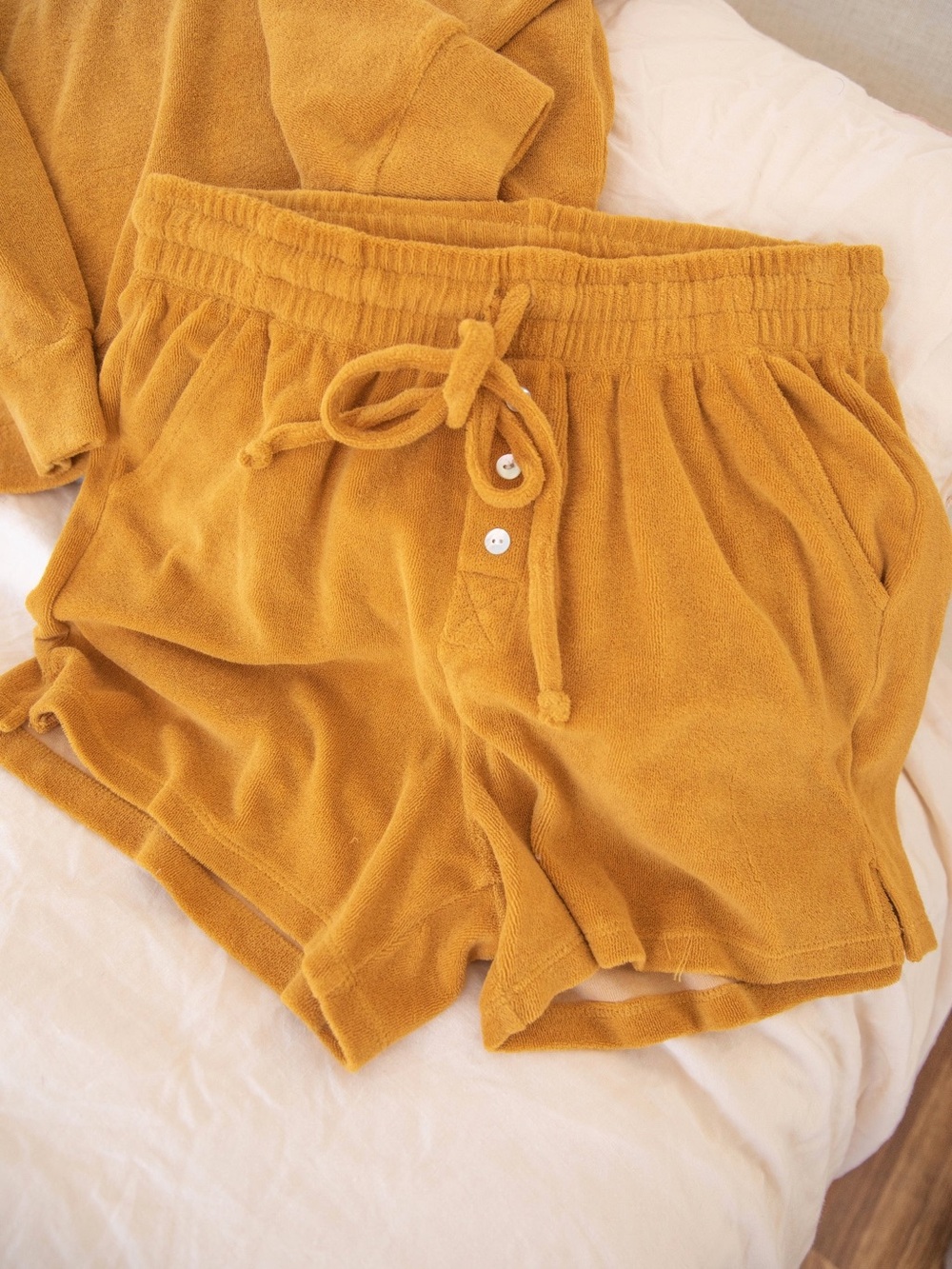 Donni Terry Henley Shorts Mustard/Yellow